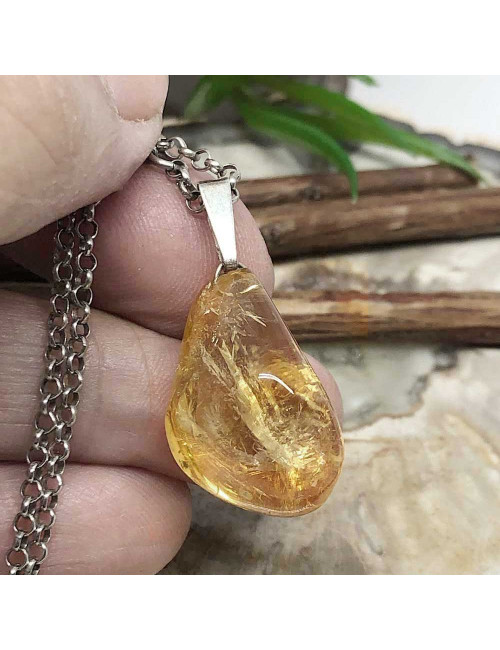 Pendentif pierre Citrine  roulée sur chaîne argentée