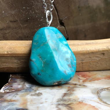 Véritable turquoise "africaine" montée en pendentif