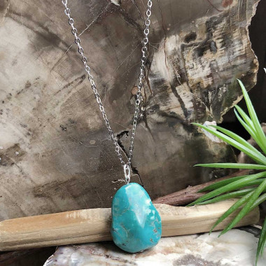 Véritable turquoise "africaine" montée en pendentif