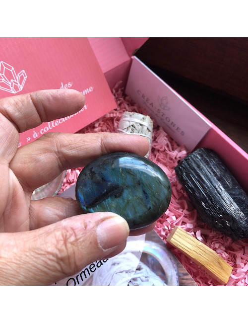 Boîte de collection de pierre pour la protection et la purification