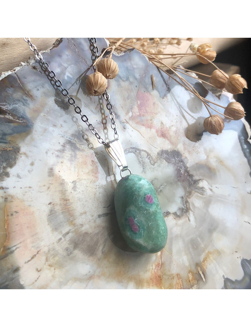 Fushite, Pendentif sur chaîne