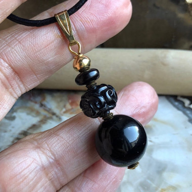 Pendentif création originale en obsidienne Oeil céleste et de jais