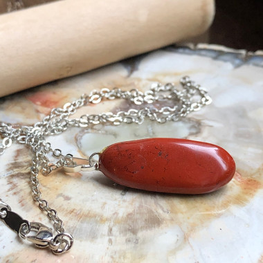 Pendentif jaspe rouge