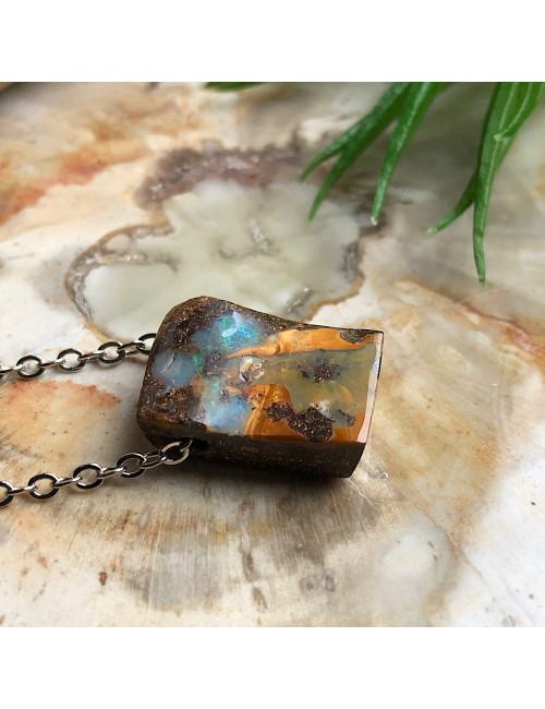 Pendentif en opale boulder sur chaîne