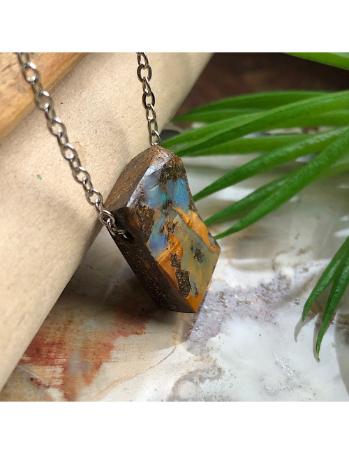 Pendentif en opale boulder sur chaîne