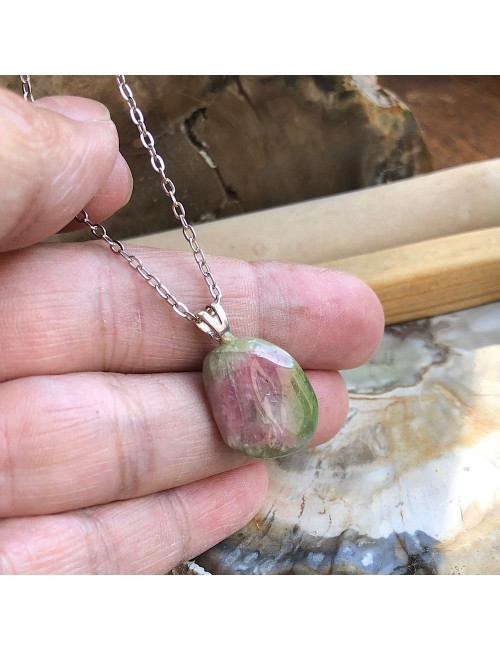 Tourmaline melon d’eau, pendentif sur chaine