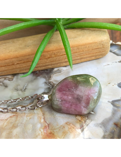 Tourmaline melon d’eau, pendentif sur chaine