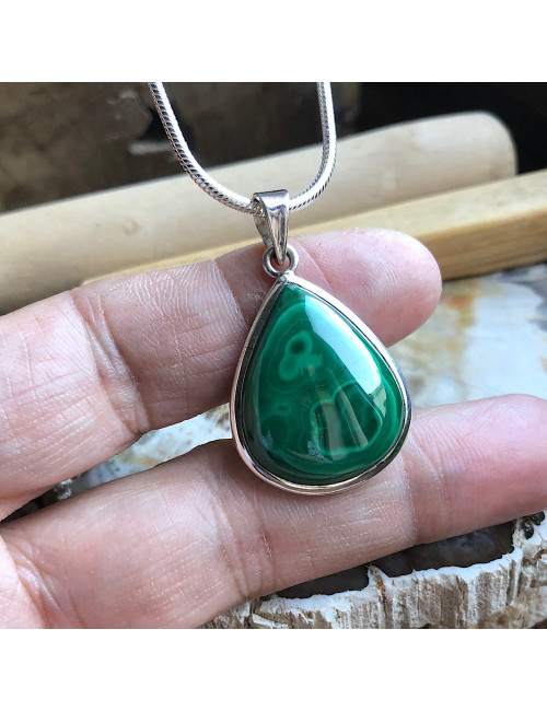 Favorise l’expression des sentiments, la reconstruction et la renaissance en libérant les émotions retenues.