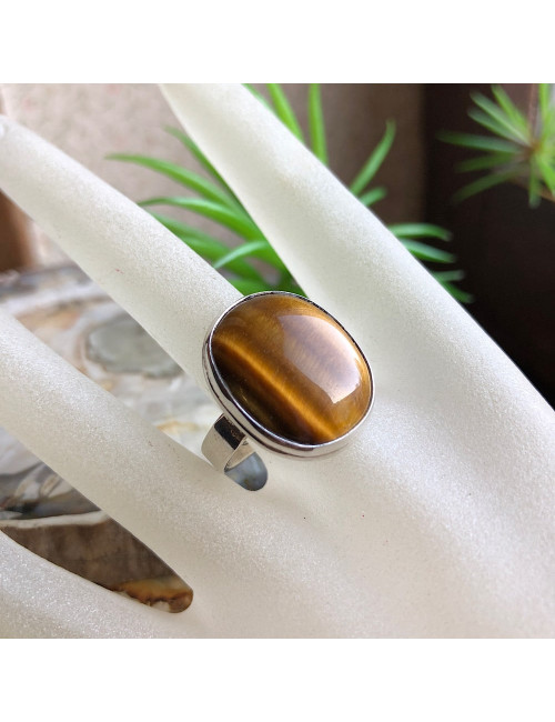 Bague en argent 925/1000 avec cabochon en Oeil de tigre.