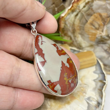 Grand pendentif en jaspe noorena