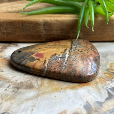 Jaspe, Pierre percée pour création de bijoux