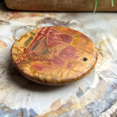 Jaspe, Pierre percée pour création de bijoux