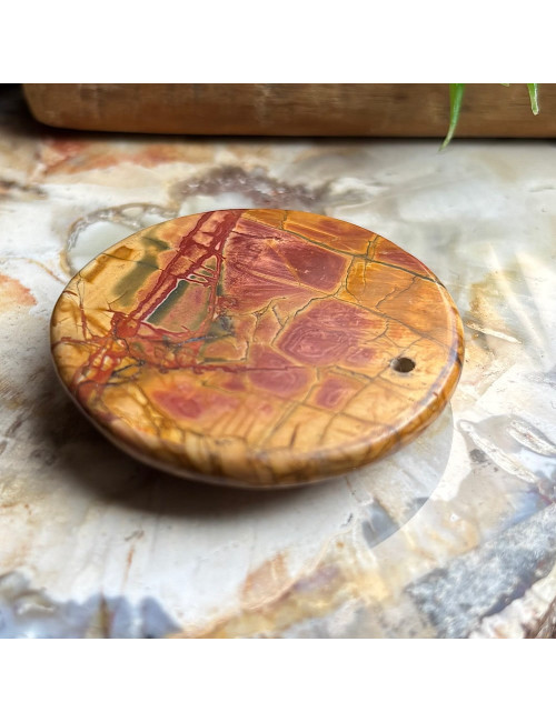 Jaspe, Pierre percée pour création de bijoux