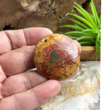 Jaspe, Pierre percée pour création de bijoux