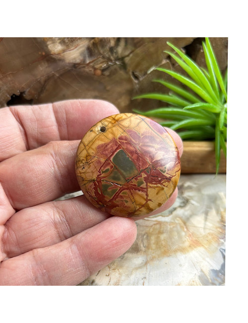 Jaspe, Pierre percée pour création de bijoux