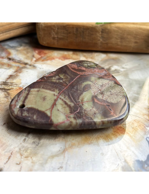 Jaspe, Pierre percée pour création de bijoux