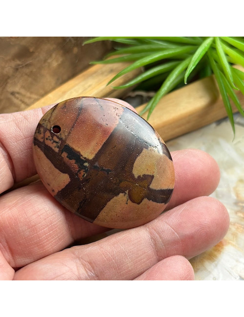 Jaspe, Pierre percée pour création de bijoux