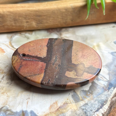 Jaspe, Pierre percée pour création de bijoux