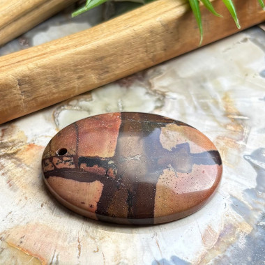 Jaspe, Pierre percée pour création de bijoux