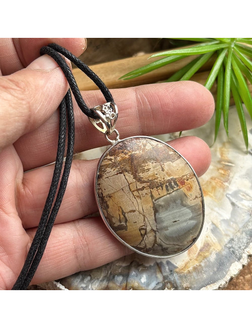Grand pendentif en jaspe