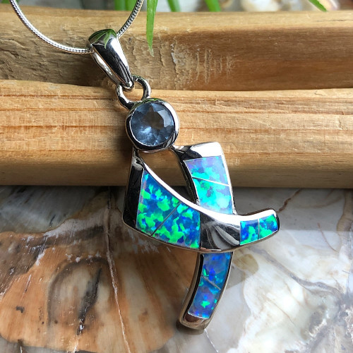 Pendentif argent 925  rhodié et opale reconstituée.