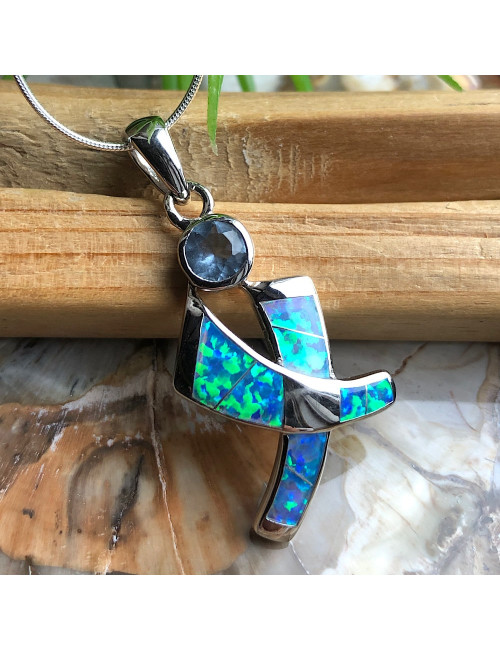 Pendentif argent 925  rhodié et opale reconstituée.