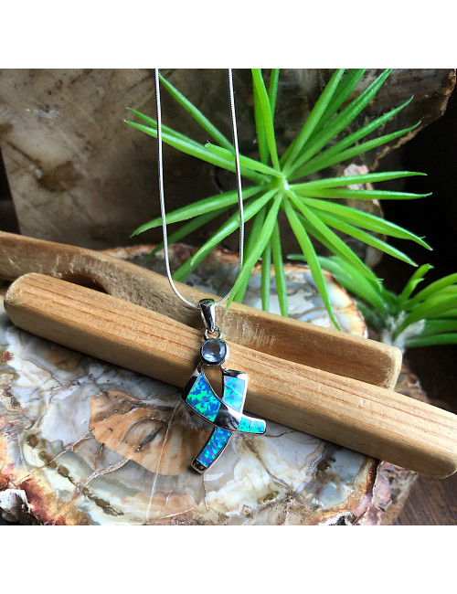 Pendentif argent 925  rhodié et opale reconstituée.