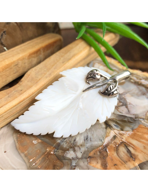 Nacre sculptée, Pendentif forme feuille bélière argent 925