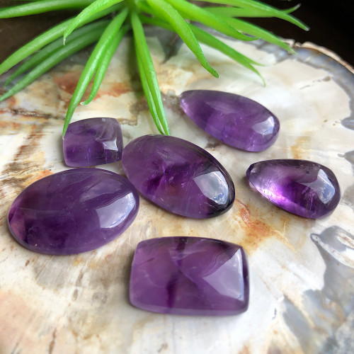 Lot de 6 cabochons en pierre semi-précieuse d’améthyste