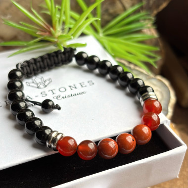Bracelet pour Homme en pierres fines sur cordon.
