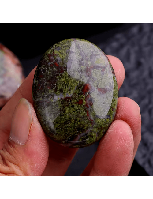 Jaspe sang de dragon, Galet taille L (45 x 35 mm)