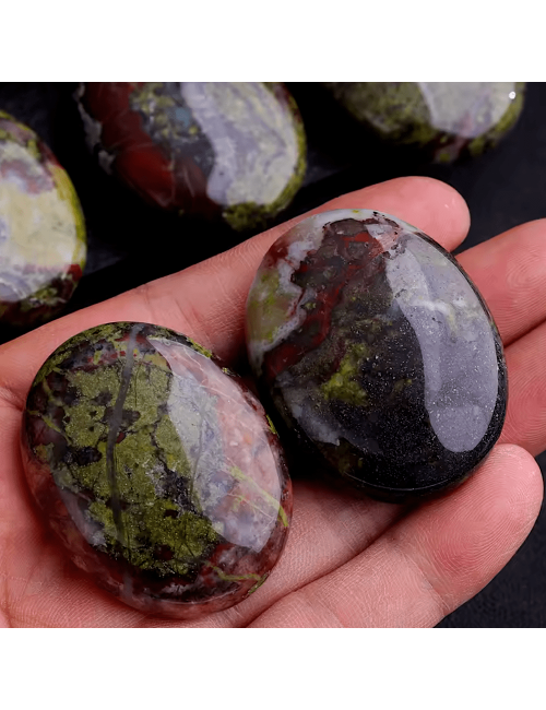 Jaspe sang de dragon, Galet taille L (45 x 35 mm)