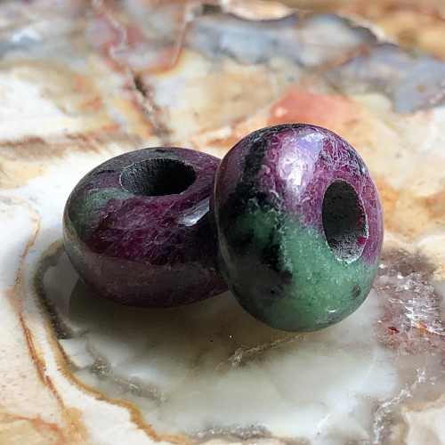 Perle en pierre naturelle rubis/zoisite large trou