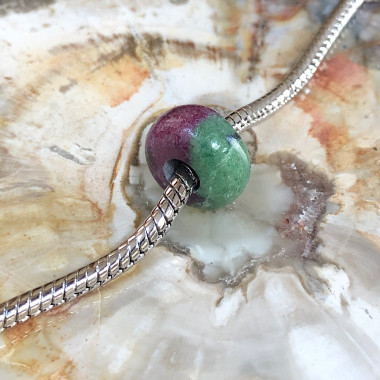 Perle en pierre naturelle rubis/zoisite large trou