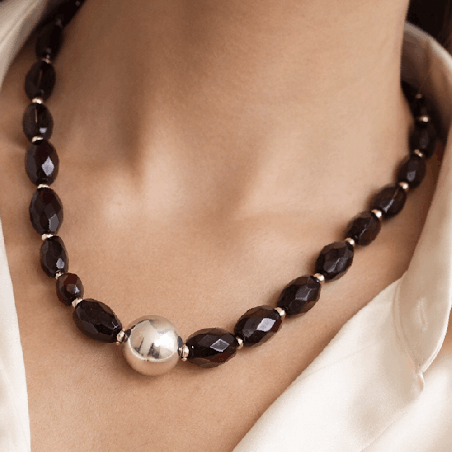 Collier grenat facetté