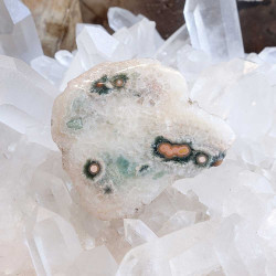 Perle en jaspe océan naturel, pierre fine aux motifs exclusifs. Un élément d’exception pour la création de bijoux