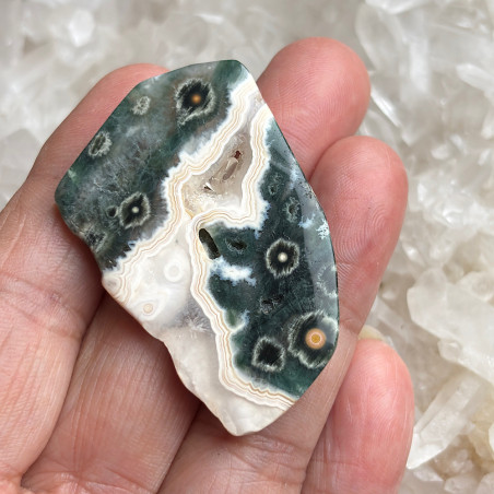 Le jaspe océan est une pierre naturelle