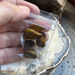 Oeil de tigre, 5 pierres roulées