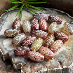 Agate, 2 perles sculptées