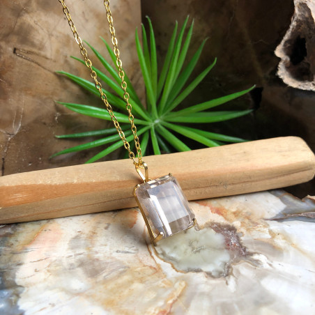 Quartz rutile, Pendentif pierre taillée sur chaîne plaquée or