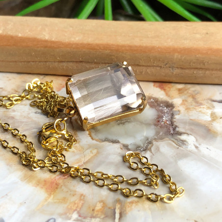 Quartz rutile, Pendentif pierre taillée sur chaîne plaquée or