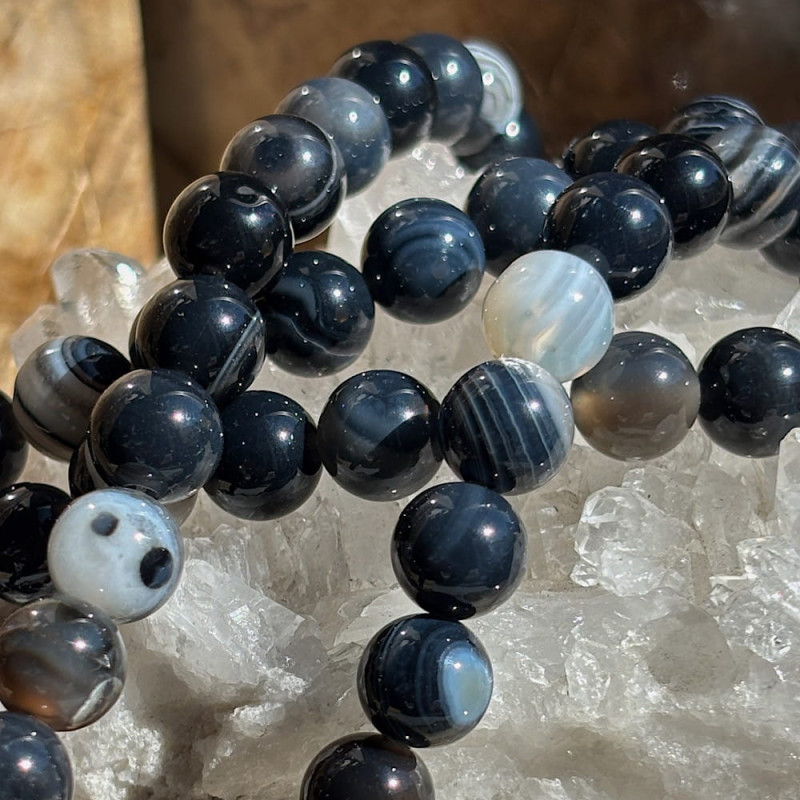 Perles en pierre, pour la création de vos bijoux. En petite quantité.