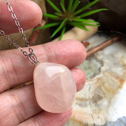 Quartz rose, Pendentif pierre roulée