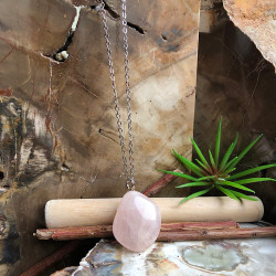Quartz rose, Pendentif pierre roulée