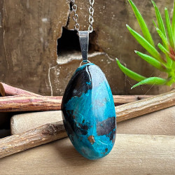 Pierre Chrysocolle en pendentif sur chaine