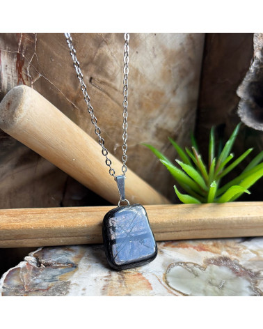Hypersthene, Pendentif sur chaîne
