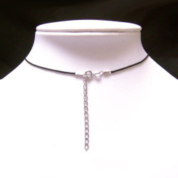 Collier raffiné en coton et perles biwa
