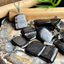 Hyperstene, pendentif pierre sur chaîne acier