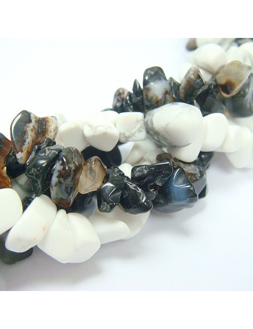 Collier noir et blanc en pierres "chips" howlite et onyx