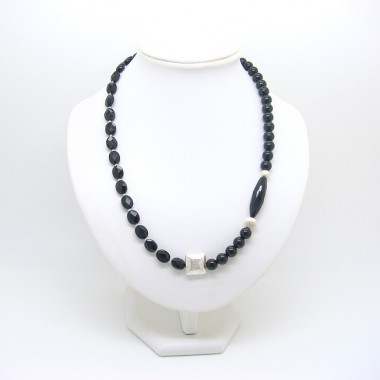 Collier onyx et biwa